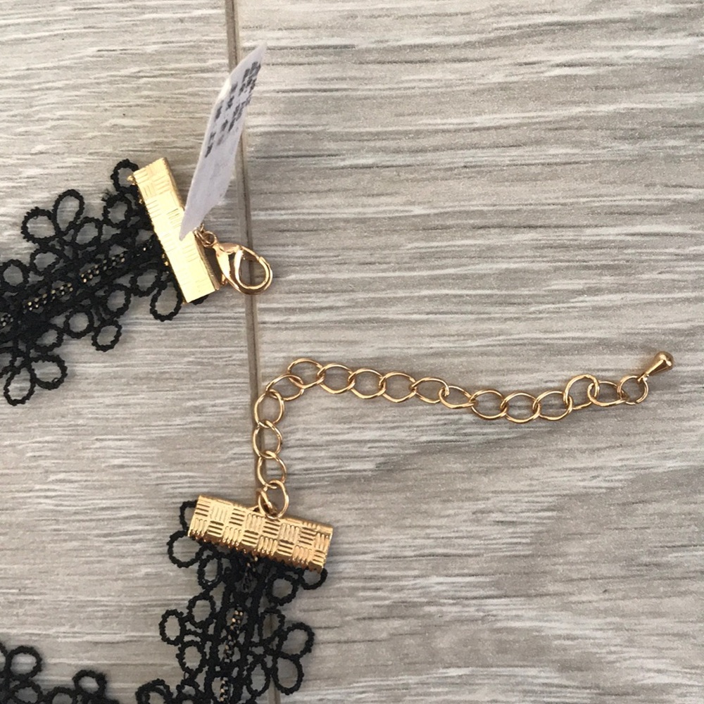 Choker - Picture 4 of 5